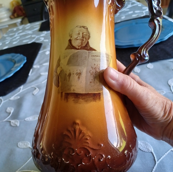 Warwick Pitcher with Cups - Picture 10 of 14